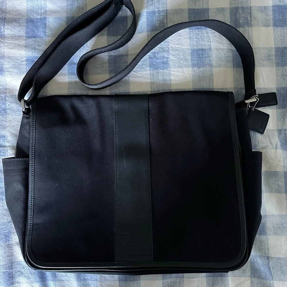 ✨ Coach Messenger Bag | Classic Black | Crossbody Work Bag ✨